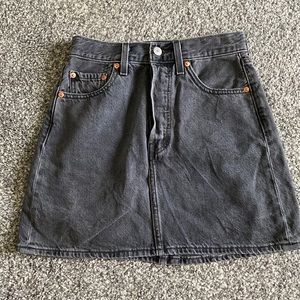 black levi skirt, 25
